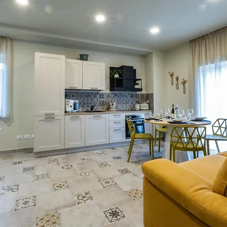 Domus Mea Apartment *